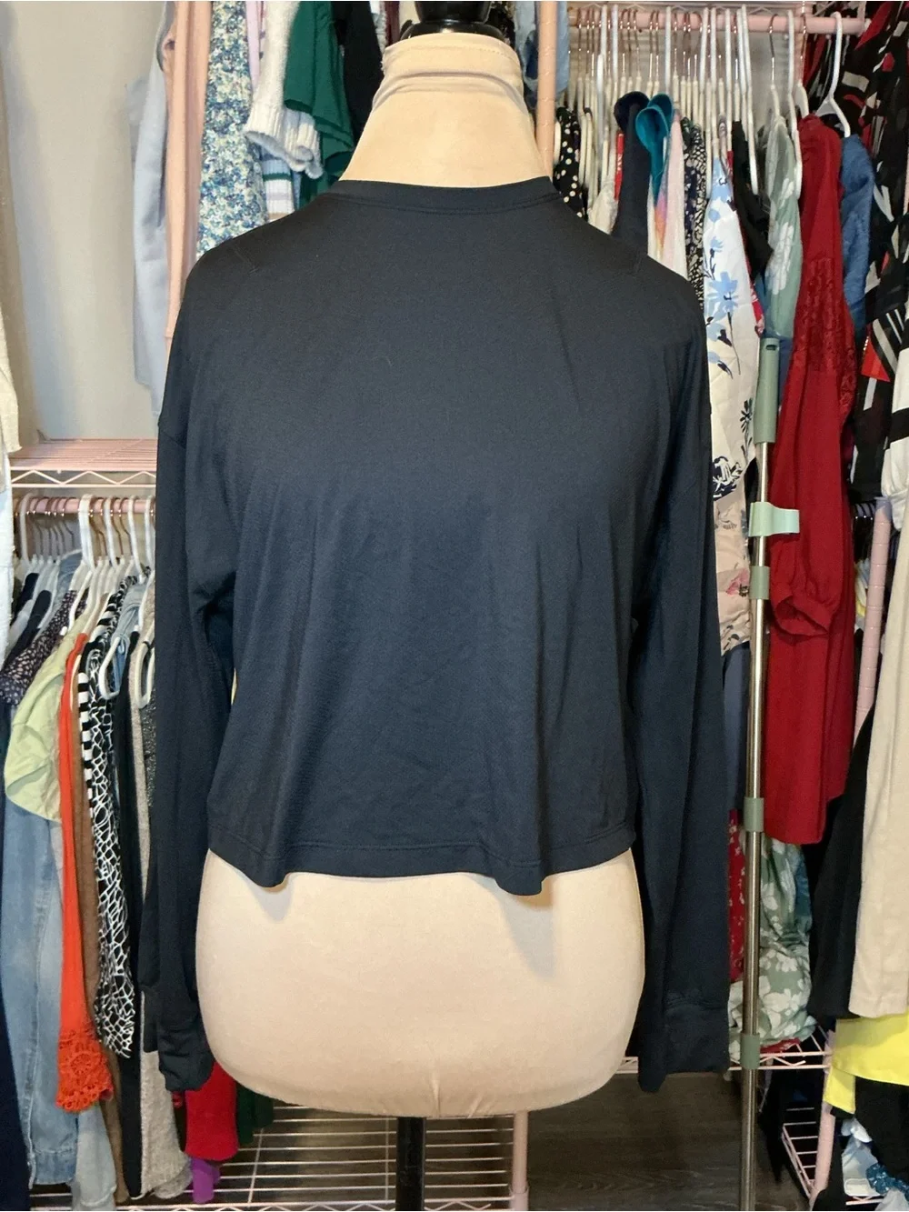 Black Long-Sleeve Crop Top - Women